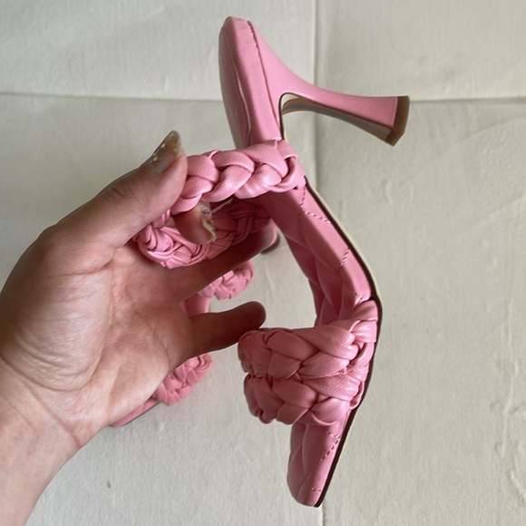 Pink heels - Picture 3 of 3